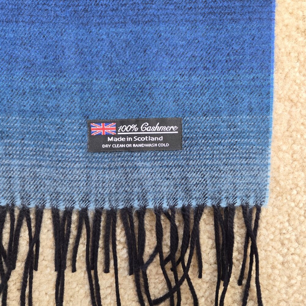 NWOT Blue Ombre Gradiated Cashmere Scarf with Fringe - Picture 3 of 8